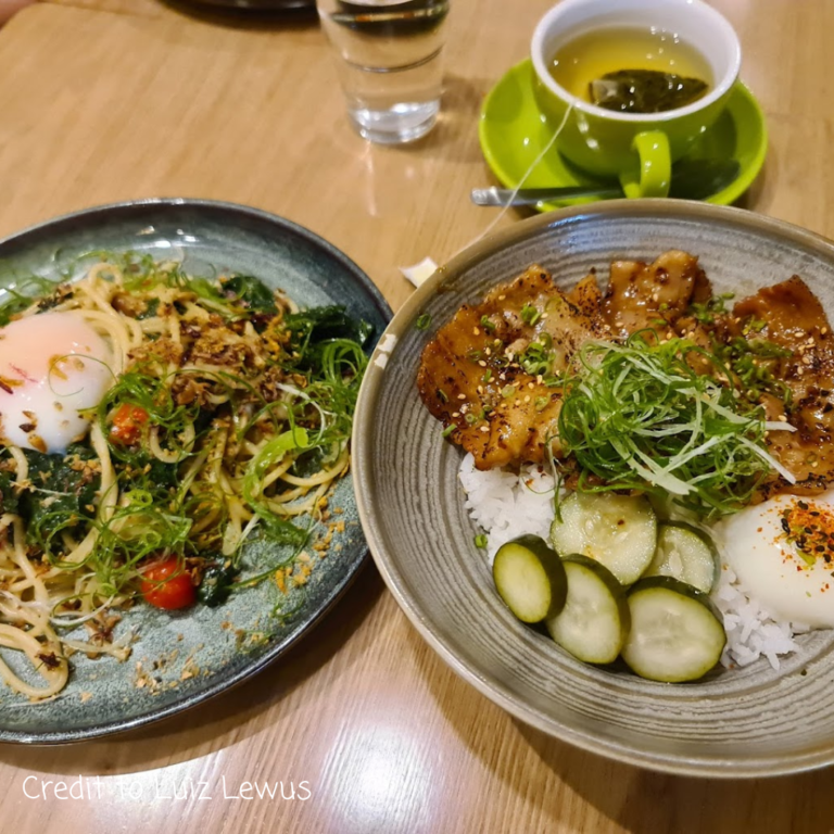 Savouring Every Second: An Unforgettable Journey at The Moment Cafe 瞬 · 咖啡館